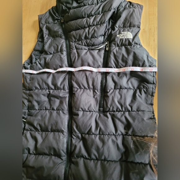 Northface Black Quilted Hooded Vest - Picture 7 of 7